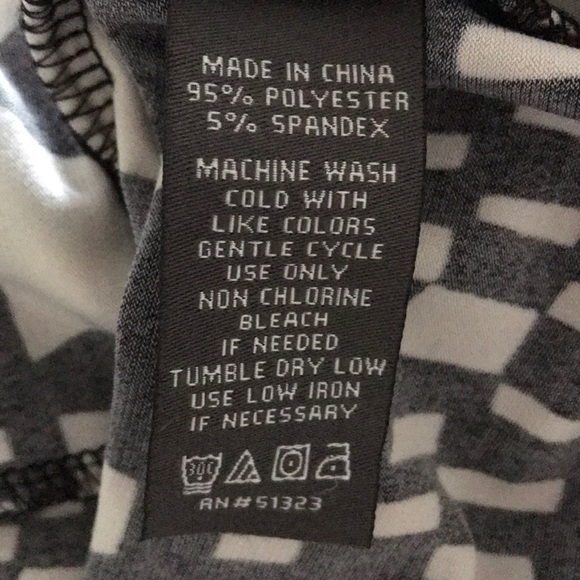 Vince Camuto maxi dress in size PXS. - Picture 4 of 4